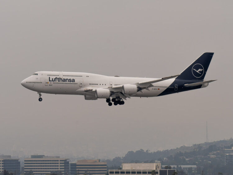 Flugzeug Lufthansa B747 8 Los Angeles