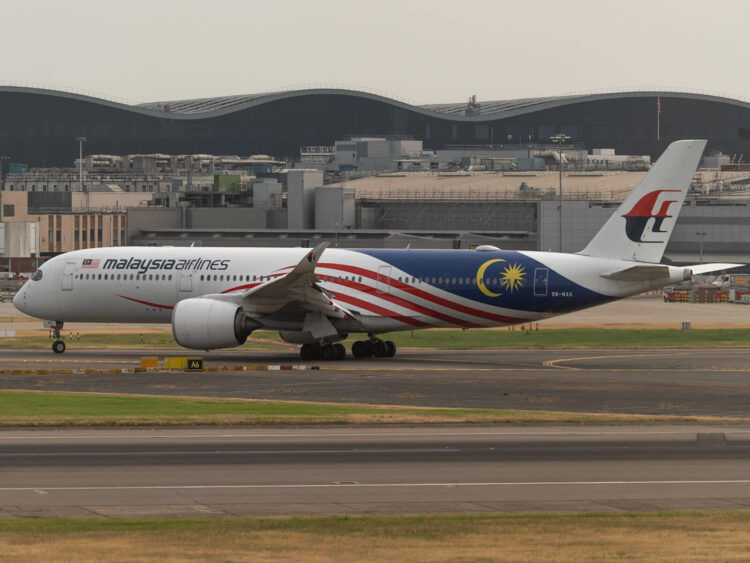 Flugzeug Malaysia Airlines 350 900 London