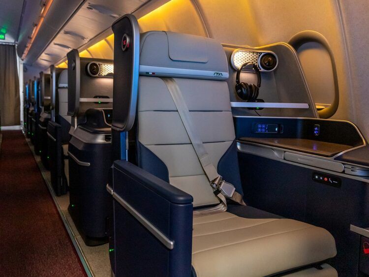 Ita Airways A330neo Business Class Thompson Vantage Xl Sitz Copyright