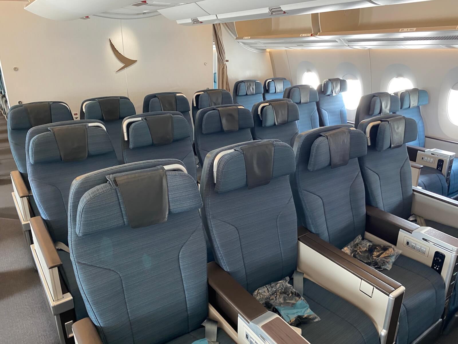 Cathay Pacific Premium Economy Airbus A350-900 | meilenoptimieren