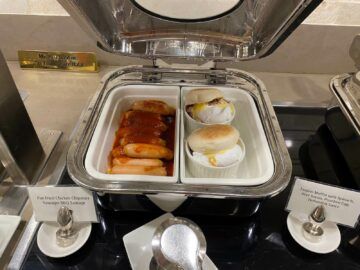 Emirates Lounge Bangkok English Muffin