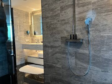 Crown Towers Hotel Sydney Bad Dusche 3