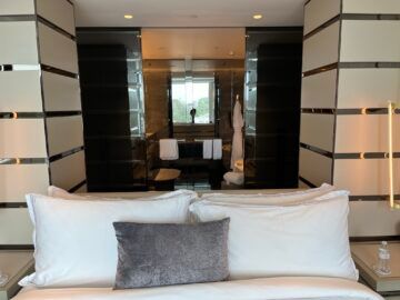 Crown Towers Hotel Sydney Zimmer Bett Kissen