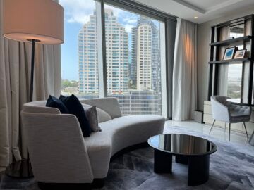 Crown Towers Hotel Sydney Zimmer Couch Tisch