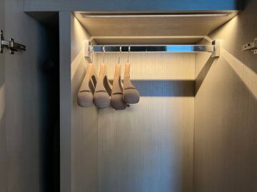 Crown Towers Hotel Sydney Zimmer Kleiderschrank 1