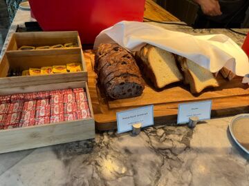 Crown Towers Hotel Sydney Fruehstueck Brot 2