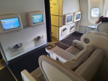 Fiji Airways Business Class Airbus A330 200 Kabine 5