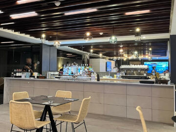 Fiji Airways Premier Lounge Nadi Restaurant Bar 1