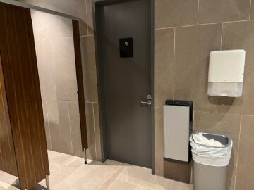 Fiji Airways Premier Lounge Nadi Wc Dusche