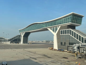 Hong Kong Airport Sky Bridge 1