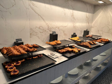 Intercontinental Sydney The Conservatory Fruehstueck Croissants 1