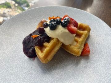 Shangri La Sydney Altitude Fruehstueck Waffeln