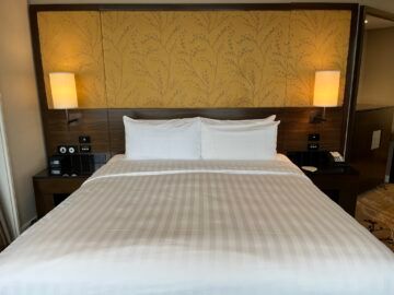 Shangri La Sydney Zimmer Bett 1