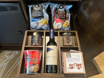 Shangri La Sydney Zimmer Minibar 3