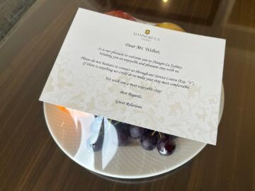 Shangri La Sydney Zimmer Willkommensgeschenk