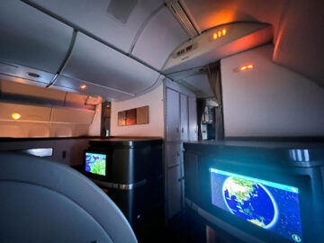 Cathay Pacific First Class Boeing 777 300er Kabine 3