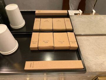 Cathay Pacific The Deck Business Class Lounge Hongkong Amenities