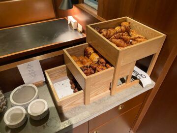 Cathay Pacific The Deck Business Class Lounge Hongkong Croissants