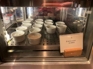 Cathay Pacific The Deck Business Class Lounge Hongkong Muesli
