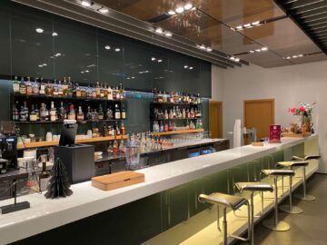 Lufthansa First Class Lounge A13 Frankfurt Bar