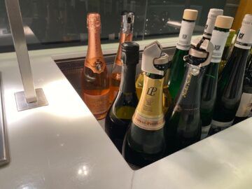 Lufthansa First Class Lounge A13 Frankfurt Champagner