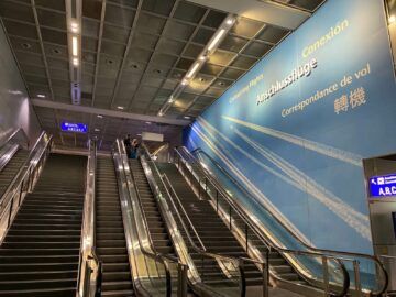 Lufthansa First Class Lounge A13 Frankfurt Rolltreppen