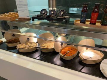 Lufthansa First Class Lounge A13 Frankfurt Warmes Buffett