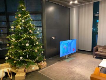 Lufthansa First Class Lounge A13 Frankfurt Weihnachtsbaum