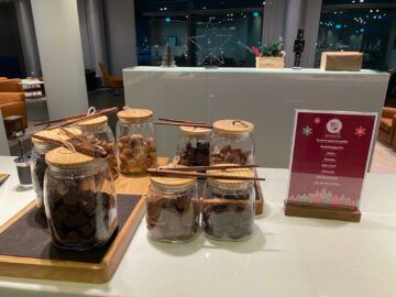 Lufthansa First Class Lounge A13 Frankfurt Weihnachtsgebäck