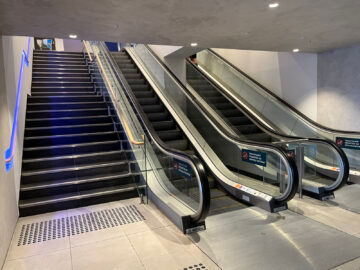 Skyteam Lounge Sydney Eingang Rolltreppe