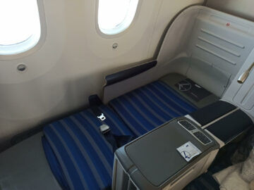 Lot Polish Airlines Business Class Boeing 787 8 Bett 1