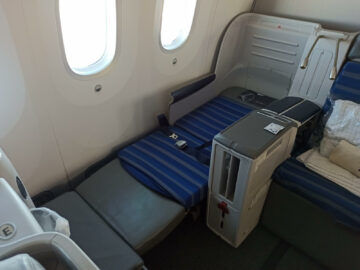 Lot Polish Airlines Business Class Boeing 787 8 Bett 2