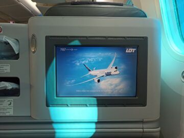 Lot Polish Airlines Business Class Boeing 787 8 Entertainment Startbildschirm