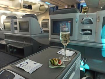 Lot Polish Airlines Business Class Boeing 787 8 Essen Gruss Kueche