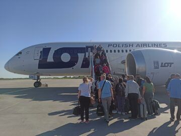 Lot Polish Airlines Business Class Boieng 787 8 Boarding