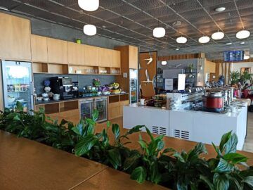 Lot Polish Airlines Business Class Lounge Mazurek Warschau Blick Von Vorne