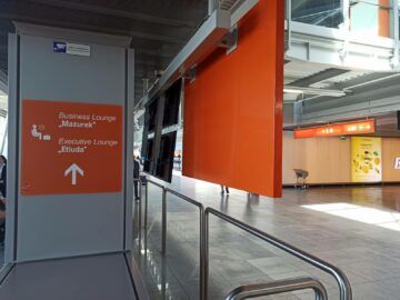 Lot Polish Airlines Business Class Lounge Mazurek Warschau Hinweis Lounge