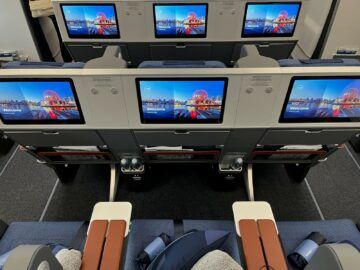Lufthansa Airbus A350 Allegris Premium Economy Class Bildschirm Mittelreihe