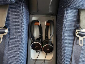 Lufthansa Airbus A350 Allegris Premium Economy Kopfhoerer