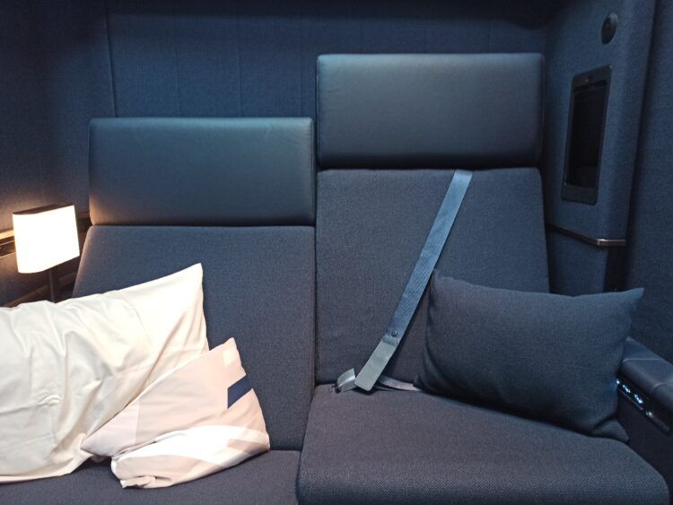 Lufthansa Allegris First Class Ausstellung Mittelsitz 5