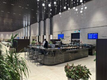 Qatar Airways Al Mourjan Business Lounge The Garden Bar Links