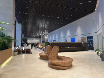 Qatar Airways Al Mourjan Business Lounge The Garden Blick In Die Lounge