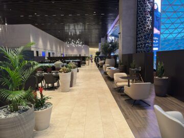 Qatar Airways Al Mourjan Business Lounge The Garden Blick In Die Lounge2