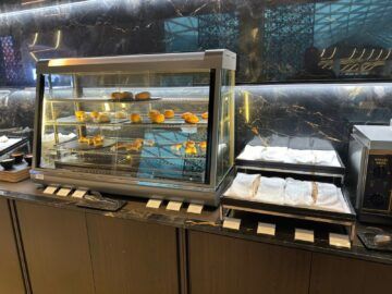 Qatar Airways Al Mourjan Business Lounge The Garden Broetchen