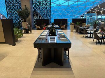 Qatar Airways Al Mourjan Business Lounge The Garden Restaurant Bereich4