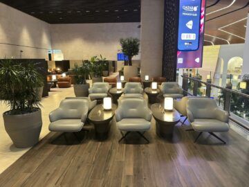 Qatar Airways Al Mourjan Business Lounge The Garden Sessel