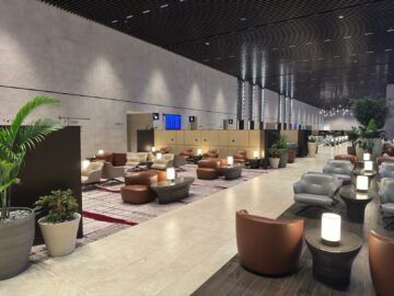 Qatar Airways Al Mourjan Business Lounge The Garden Sitzmoeglichkeiten Links