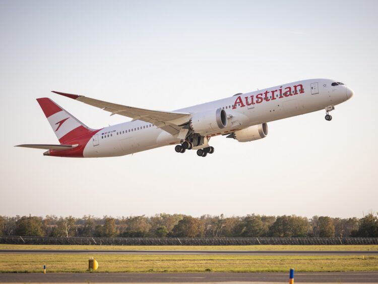 Austrian Airlines Boeing 787 9 Take Off Copyright