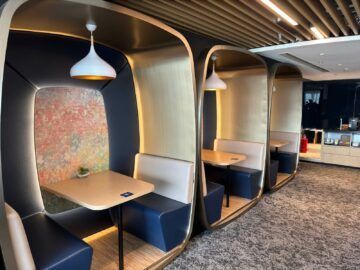 Chase Sapphire Lounge Hong Kong Booth Kabinen