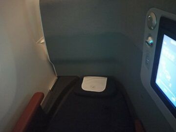 Lufthansa Allegris Business Class Airbus A350 Bett 1